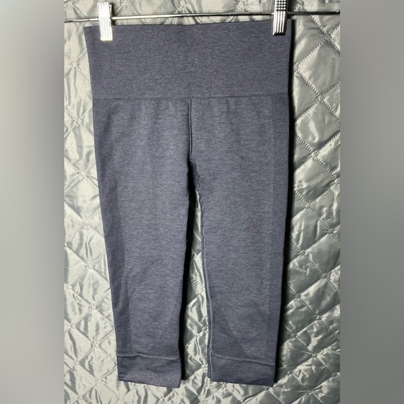 lululemon athletica flow crop Leggings women’s purple compression short athletic - Picture 2 of 6